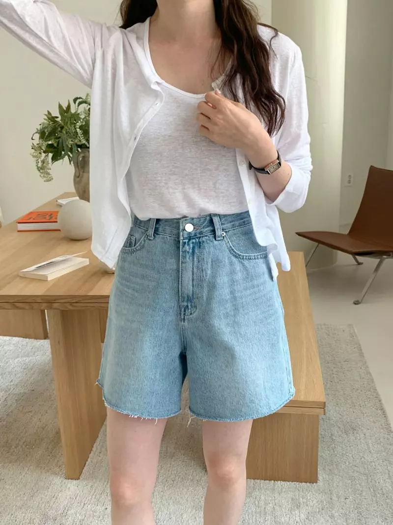 Sunday - Korean Women Fashion - #momslook - Off Denim Shorts - 3