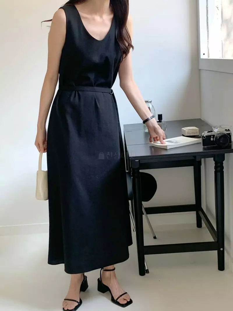 Sunday - Korean Women Fashion - #momslook - Bet Sleeveless One-piece - 3