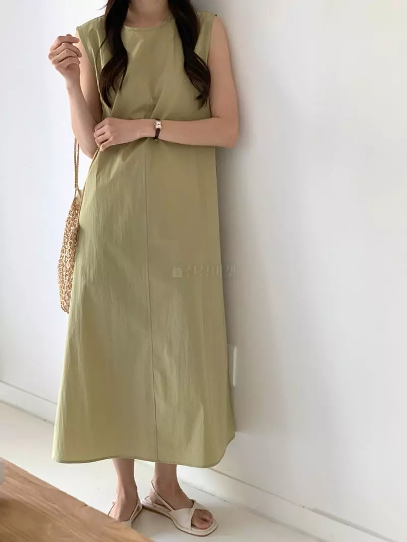 Sunday - Korean Women Fashion - #momslook - Back Slit One-piece - 2