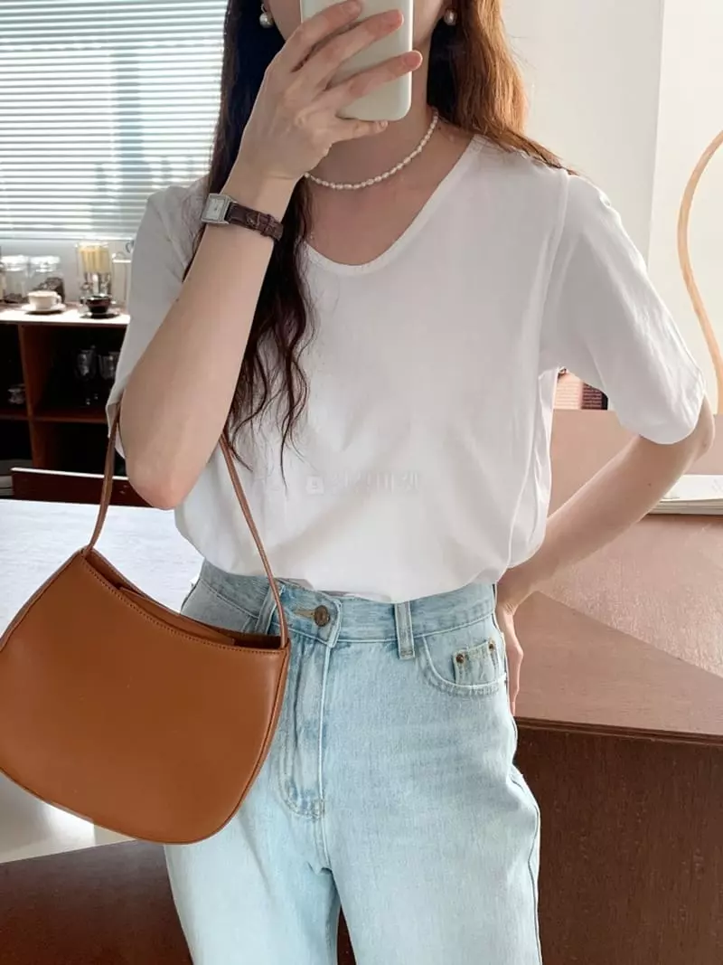 Sunday - Korean Women Fashion - #womensfashion - Vivid U Neck Tee