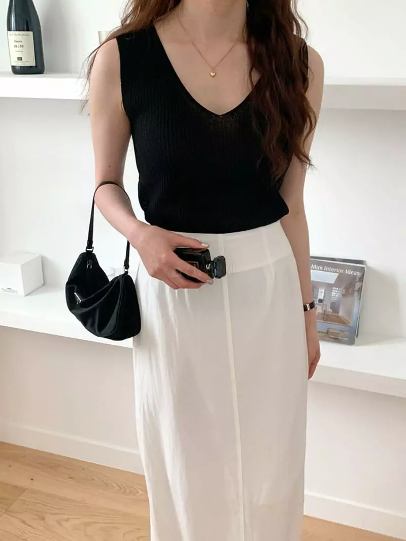 Sunday - Korean Women Fashion - #womensfashion - Under Rib Sleeveless Knit - 3