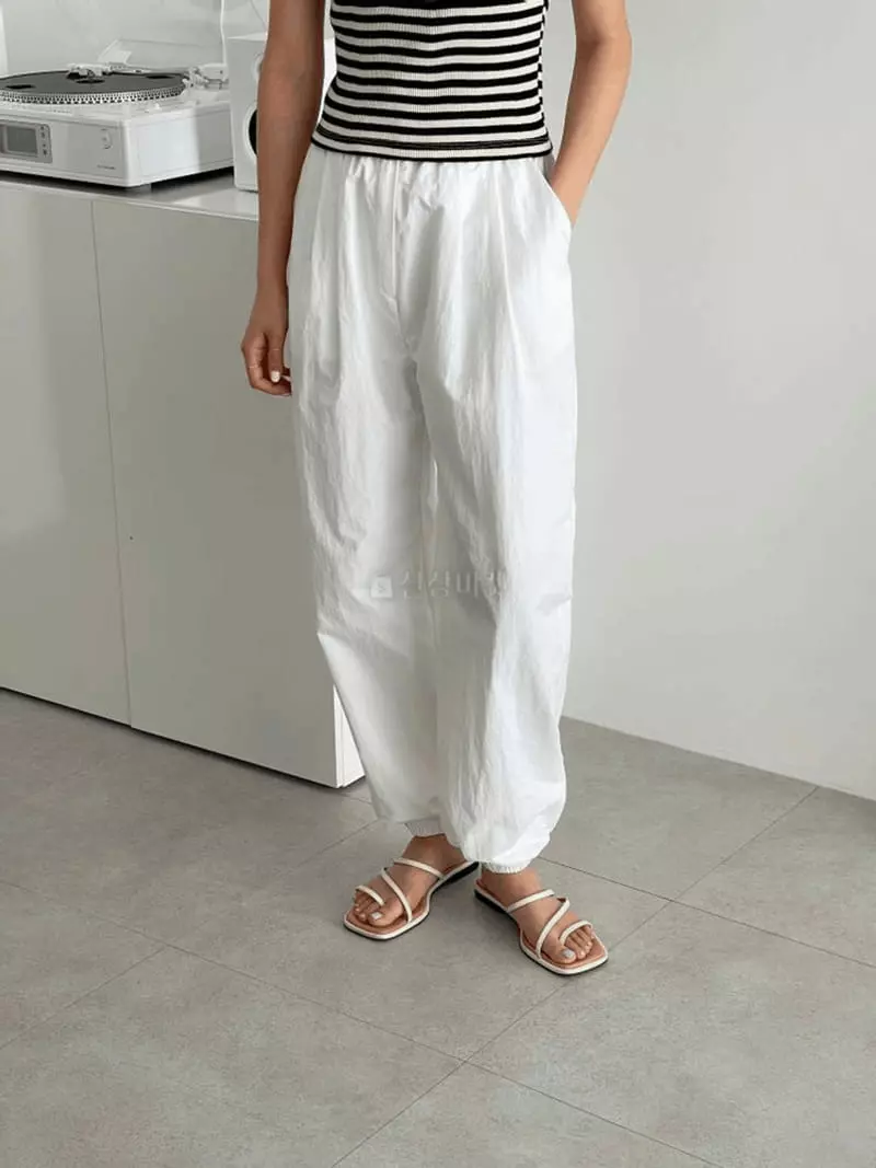 Tomato - Korean Women Fashion - #womensfashion - Ann Jogger Pants