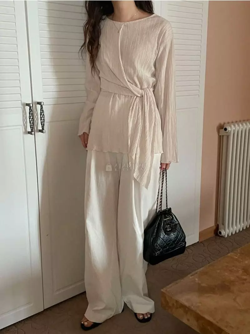 Und - Korean Women Fashion - #restrostyle - Wrap Wrinkle Tee - 2