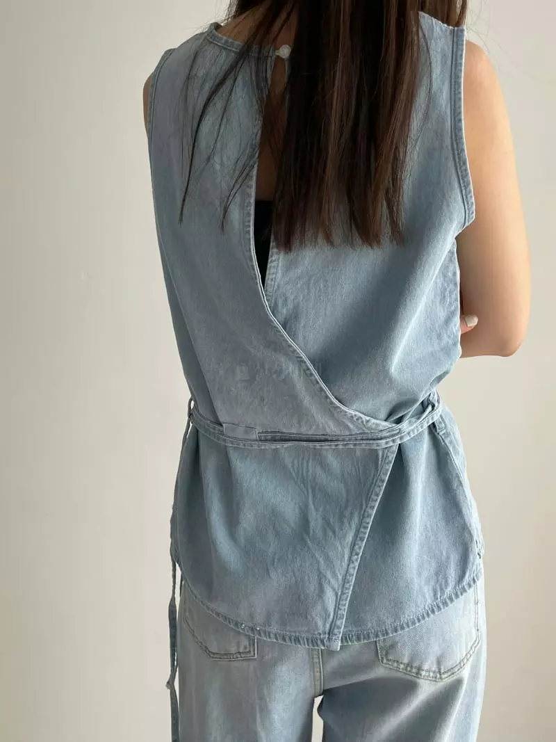 Washingroom - Korean Women Fashion - #thelittlethings - 952 Cross Top - 3