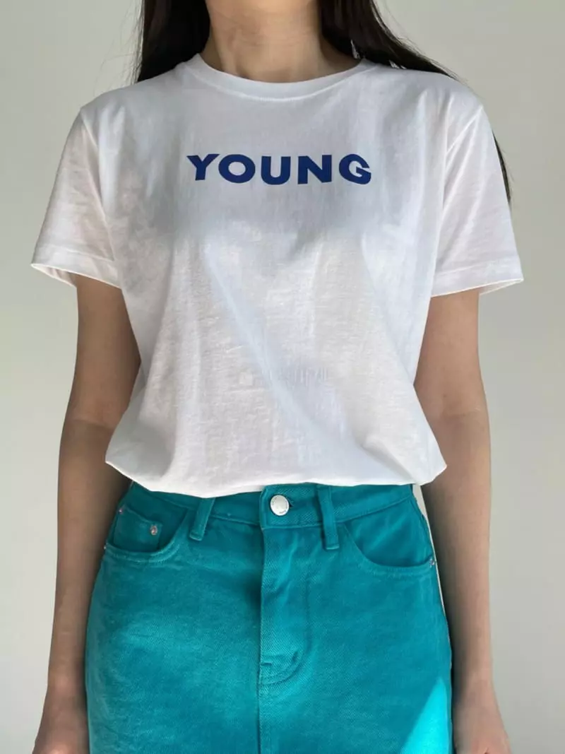 Washingroom - Korean Women Fashion - #vintageinspired - Young Letering Tee - 3
