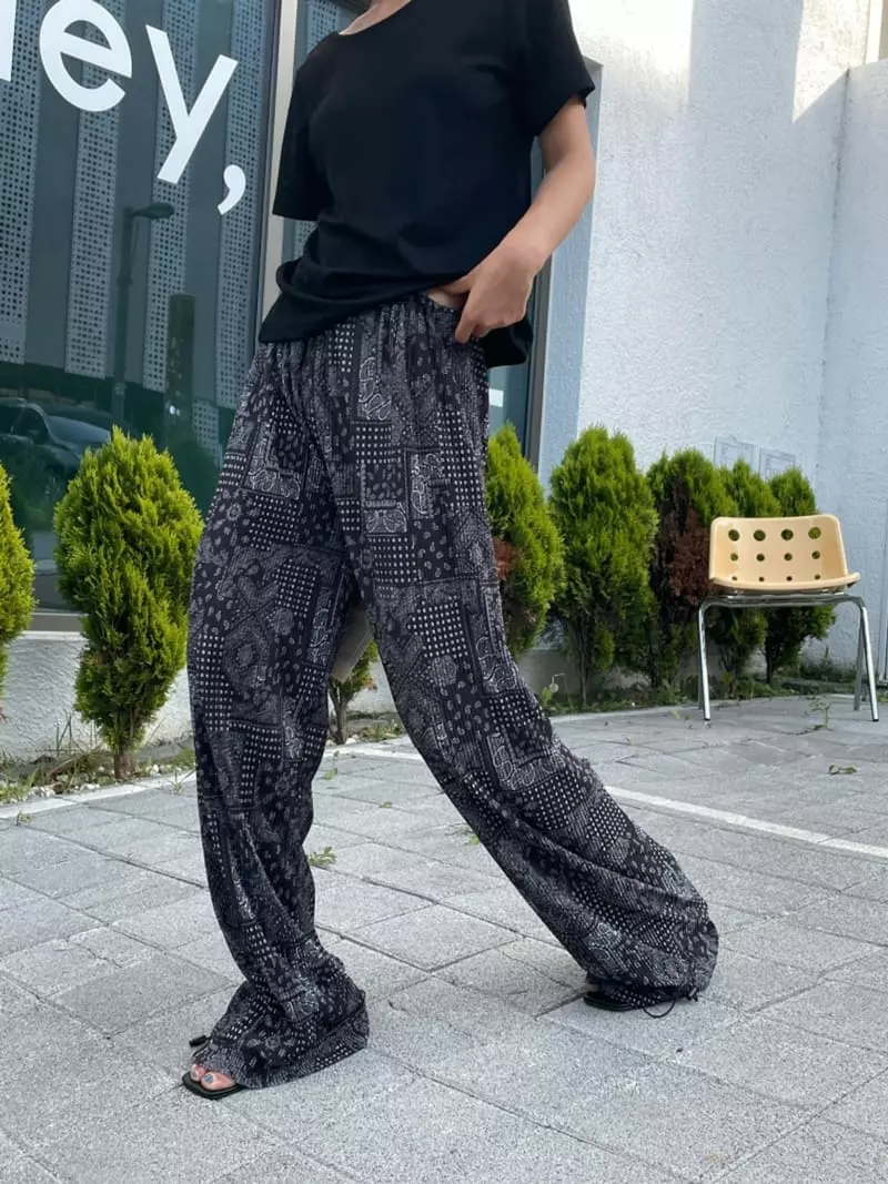 Almond Pepe - Korean Women Fashion - #momslook - Paisely String Pants - 2