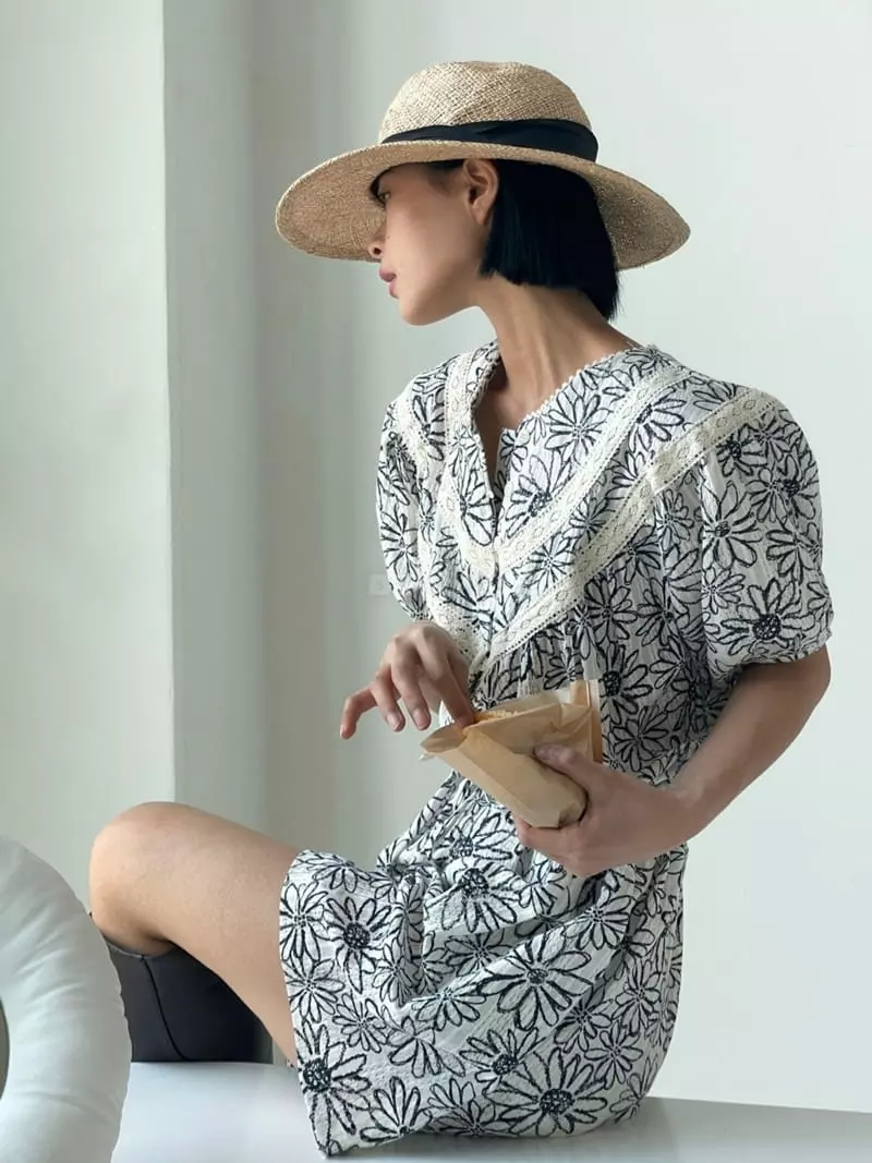 Almond Pepe - Korean Women Fashion - #momslook - Barnie Jumpsuit - 5
