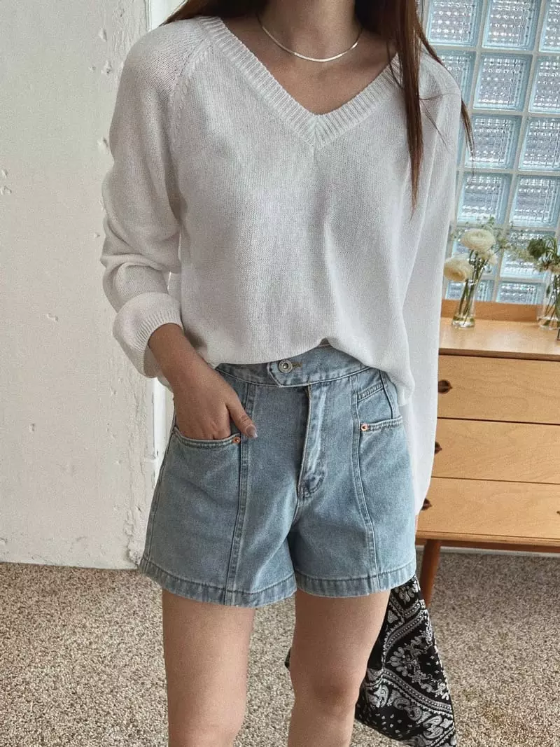 Almond Pepe - Korean Women Fashion - #momslook - Linen V Neck Knit Tee - 2