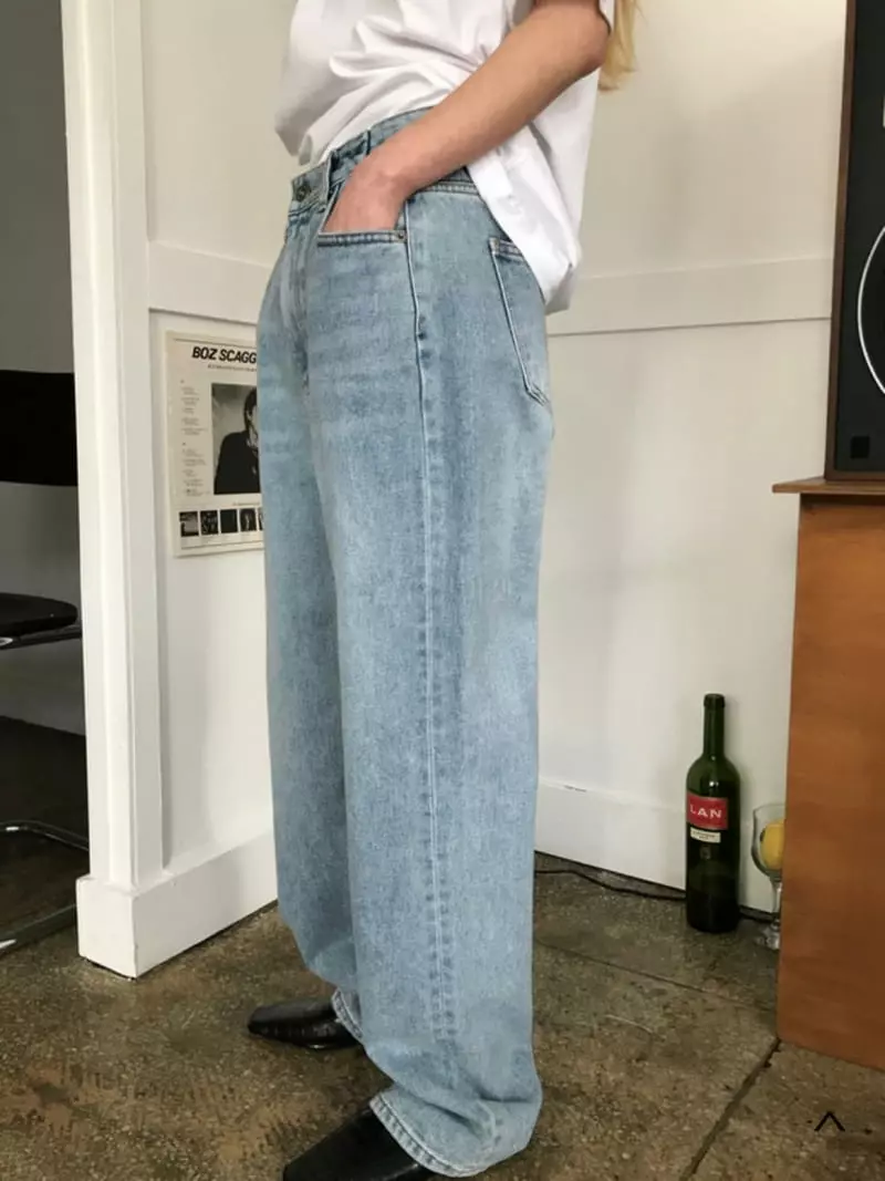 Almond Pepe - Korean Women Fashion - #momslook - 22 Tug Jeans - 3