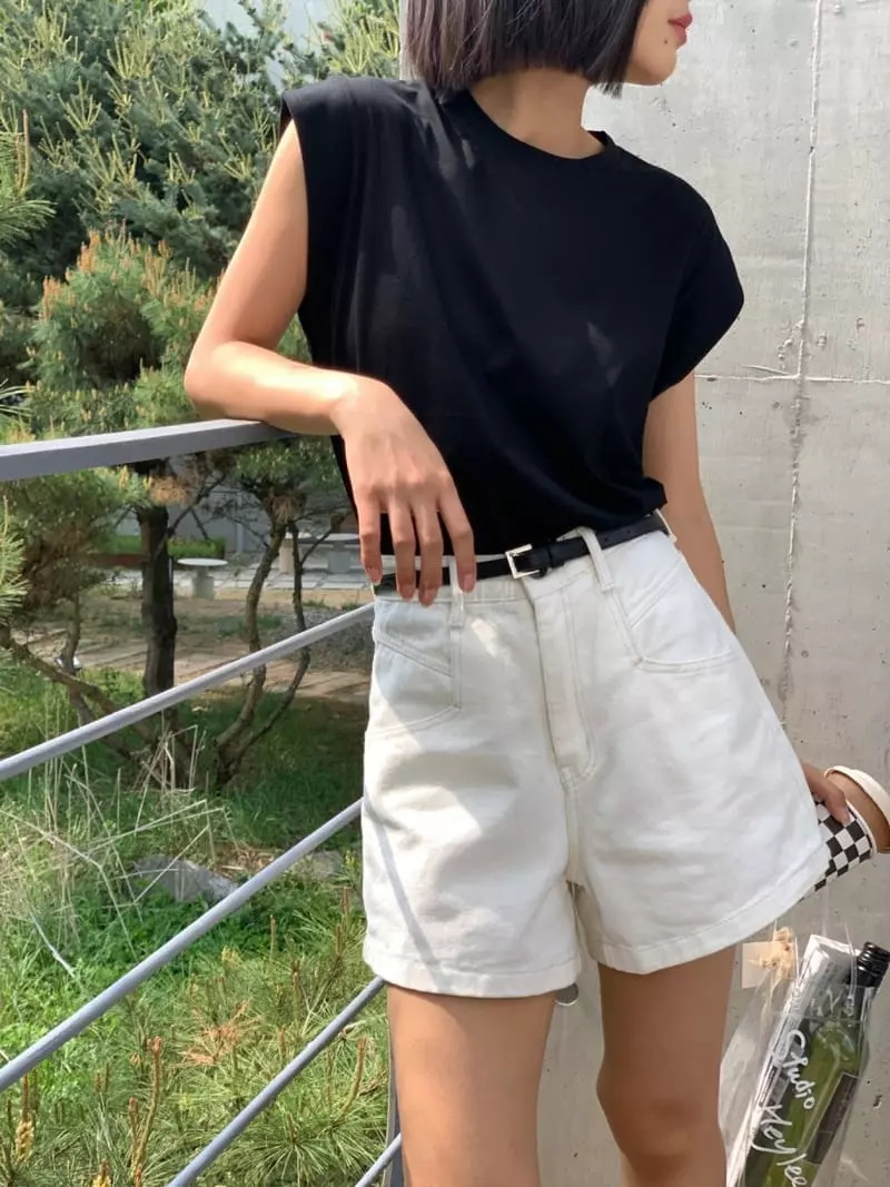 Almond Pepe - Korean Women Fashion - #thatsdarling - Silket Sleeveless Tee - 3