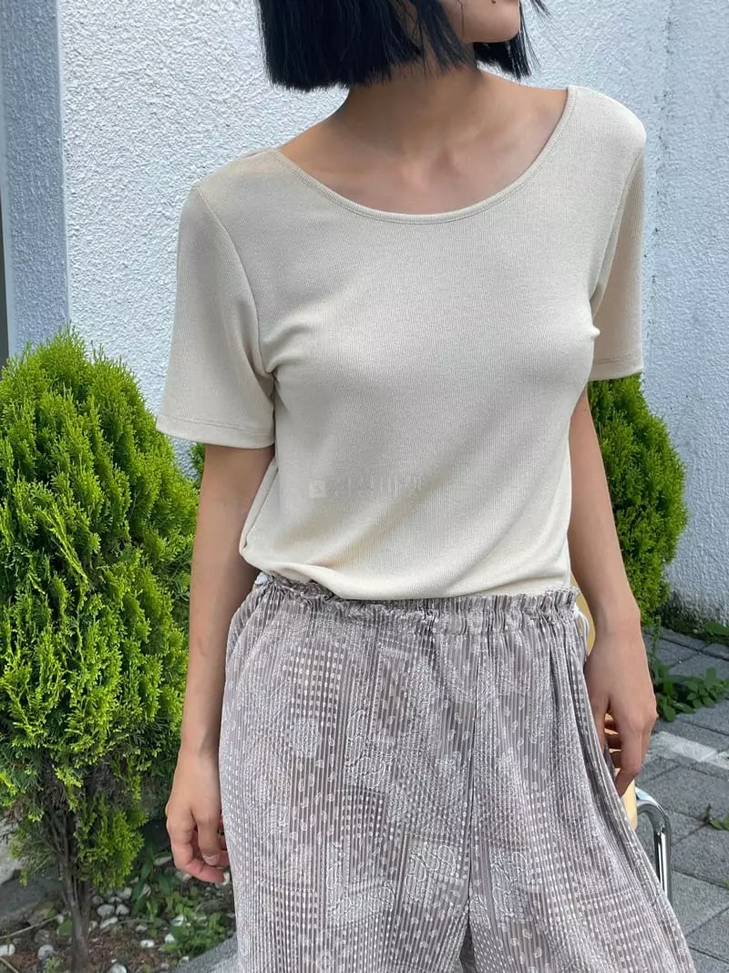 Almond Pepe - Korean Women Fashion - #womensfashion - Low Bag Short Sleeves Tee - 2