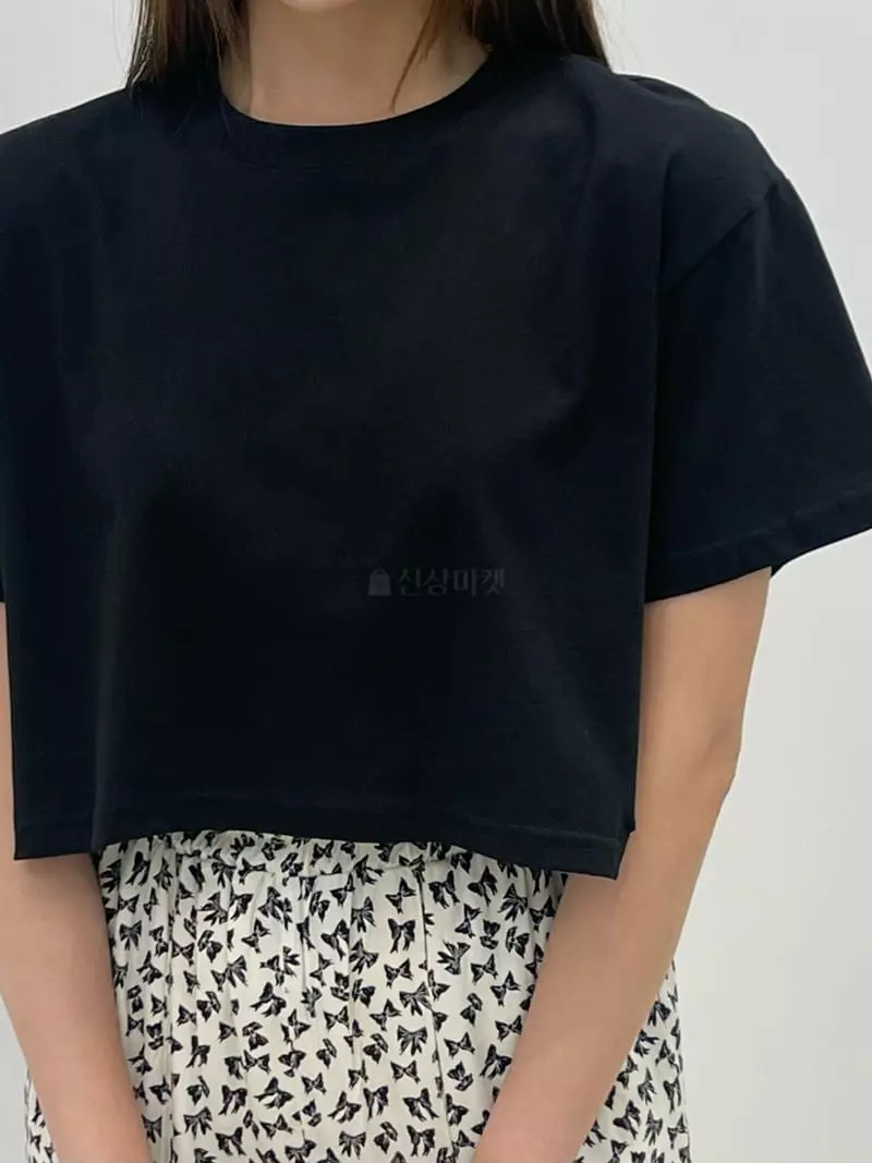 Another Avenue - Korean Women Fashion - #momslook - Crop Slit Tee - 3