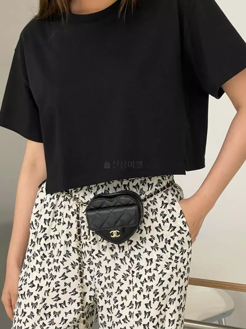 Another Avenue - Korean Women Fashion - #momslook - Crop Slit Tee - 4