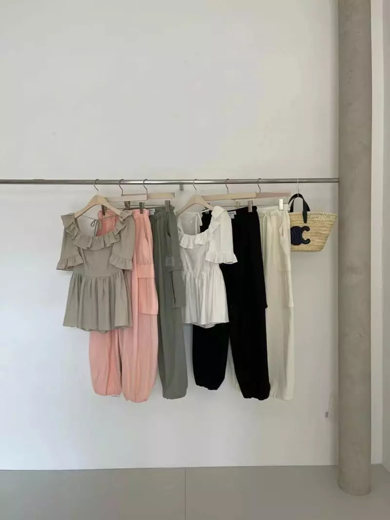 Another Avenue - Korean Women Fashion - #momslook - Frill Blouse - 3