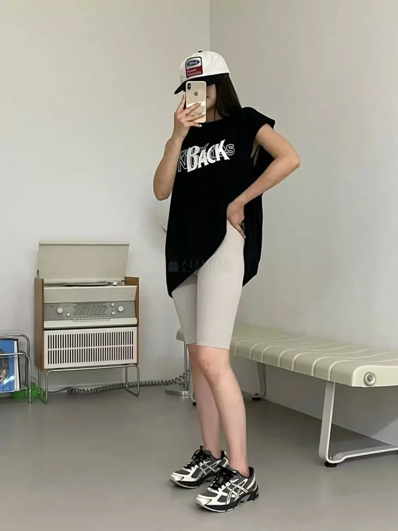 Another Avenue - Korean Women Fashion - #thelittlethings - Unbal Paint Tee - 3