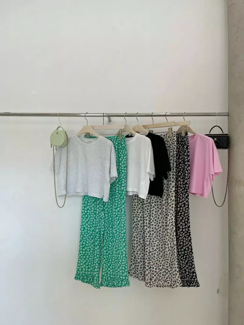 Another Avenue - Korean Women Fashion - #vintageinspired - Crop Slit Tee - 7