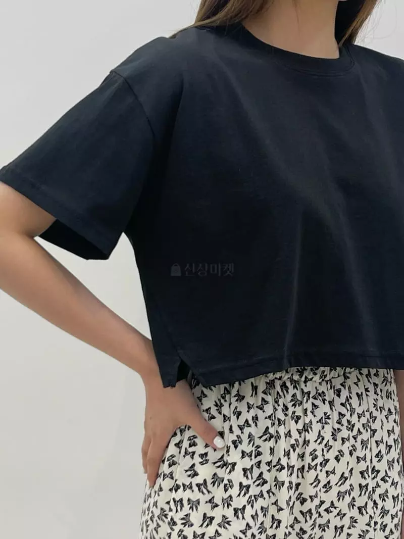 Another Avenue - Korean Women Fashion - #womensfashion - Crop Slit Tee - 2