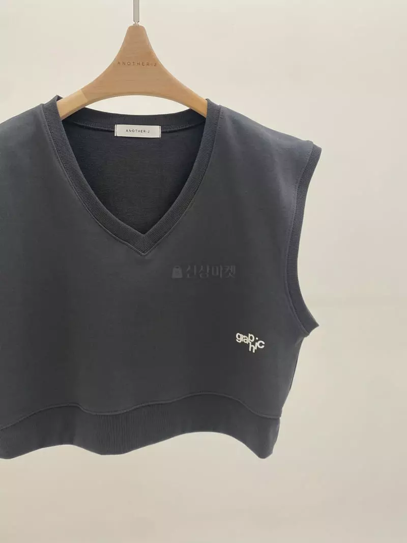 Another J - Korean Women Fashion - #romanticstyle - Crown Sweatshirt