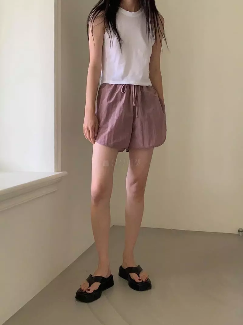 Avecnous - Korean Women Fashion - #momslook - Standing Shorts - 2