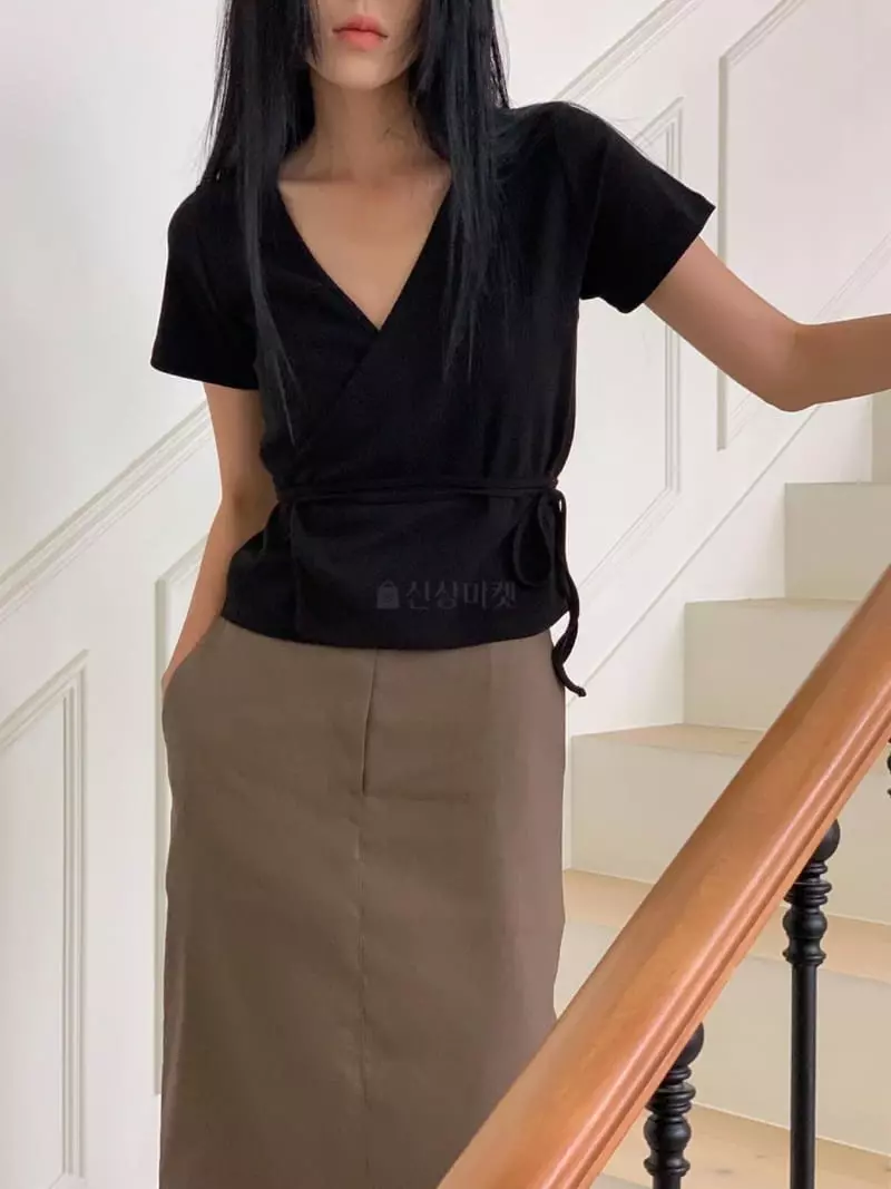 Avecnous - Korean Women Fashion - #momslook - Berry Rib Wrap Tee