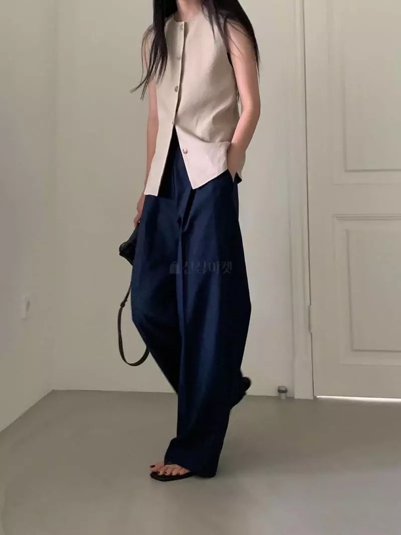 Avecnous - Korean Women Fashion - #momslook - Bucket Pants - 2