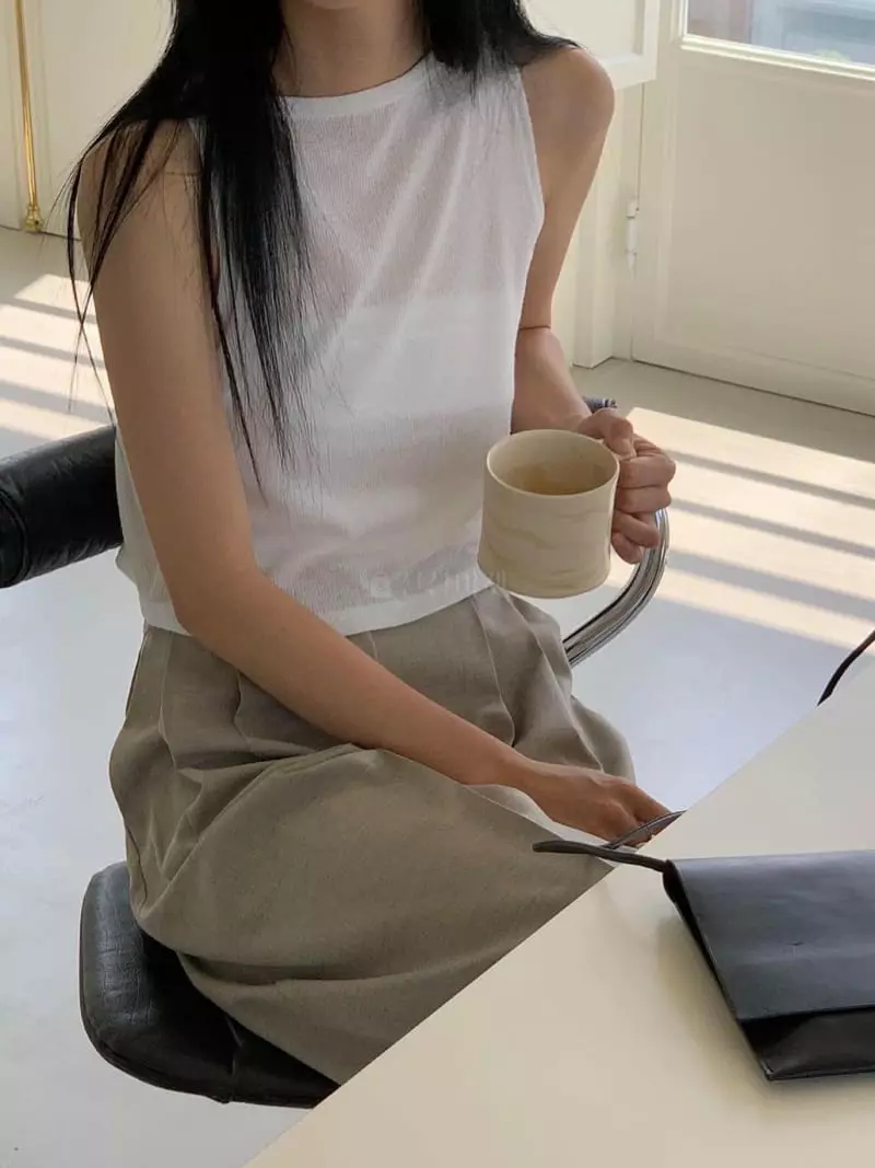 Avecnous - Korean Women Fashion - #momslook - Like Crop Sleeveless