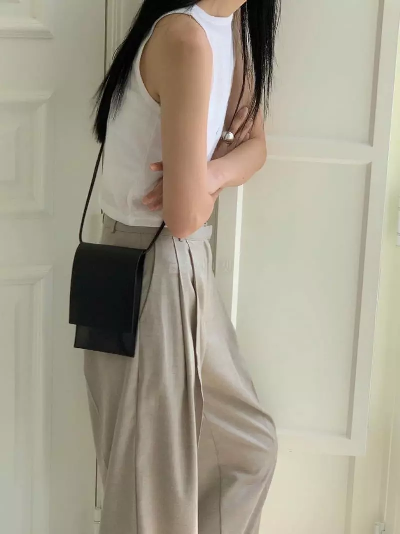 Avecnous - Korean Women Fashion - #momslook - Like Crop Sleeveless - 2