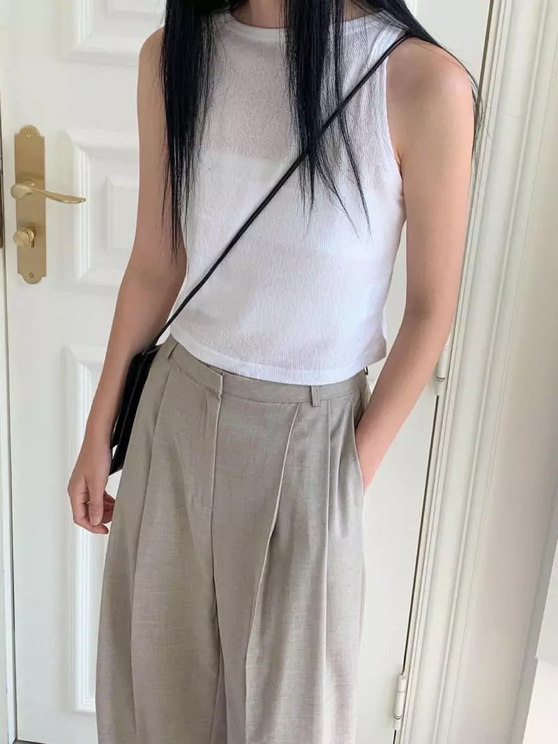 Avecnous - Korean Women Fashion - #womensfashion - Like Crop Sleeveless - 3
