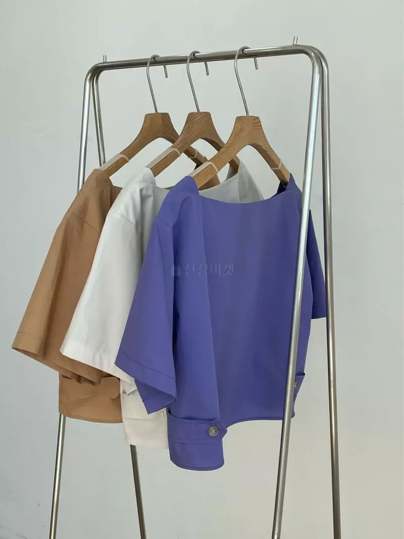 Browns - Korean Women Fashion - #momslook - Mat Crop Blouse - 4