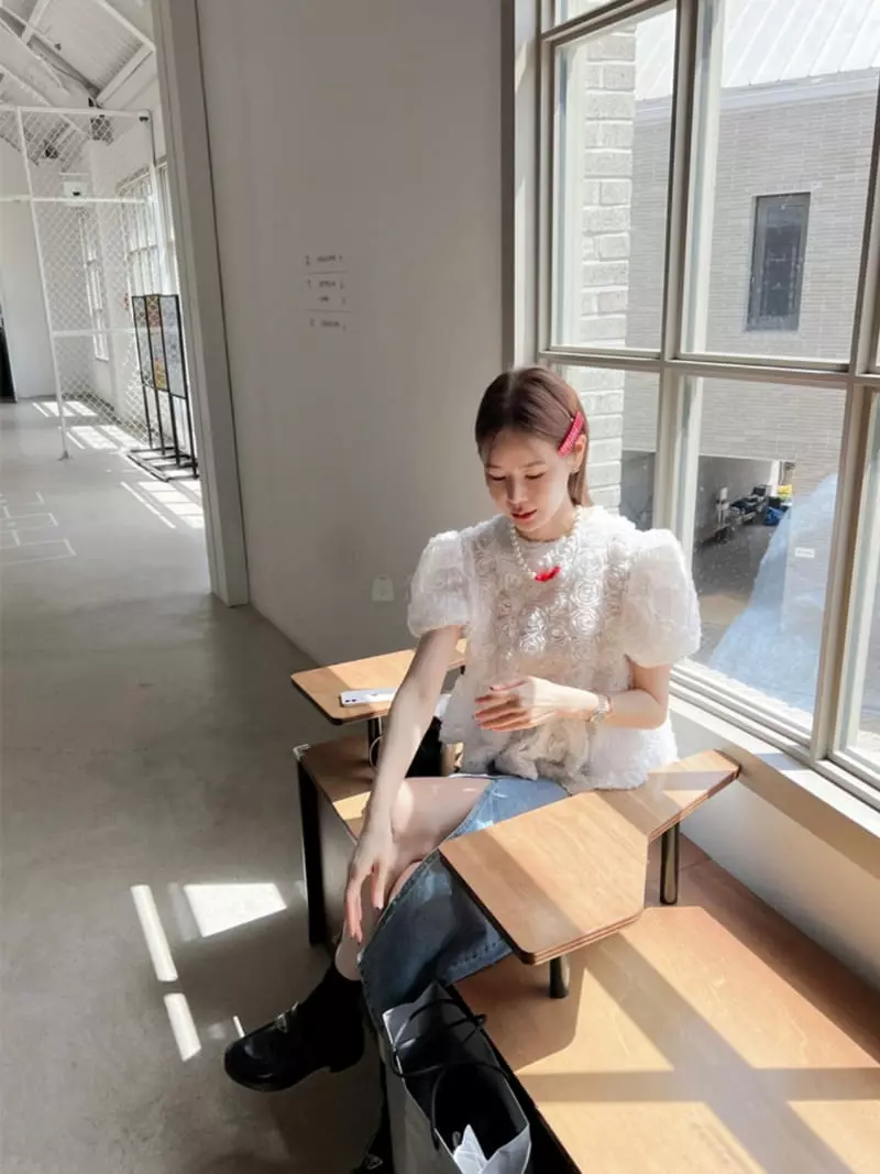 Dailyjud - Korean Women Fashion - #momslook - Rose Lace Blouse - 2