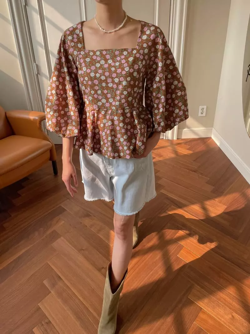 Dailyjud - Korean Women Fashion - #pursuepretty - Flower Balloon Blouse - 2