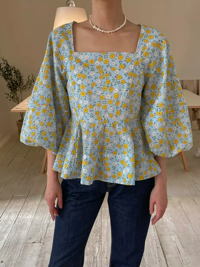 Dailyjud - Korean Women Fashion - #restrostyle - Flower Balloon Blouse - 3