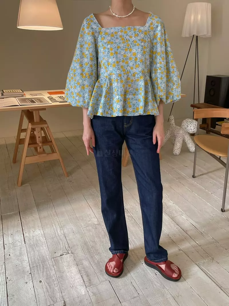 Dailyjud - Korean Women Fashion - #restrostyle - Flower Balloon Blouse - 4