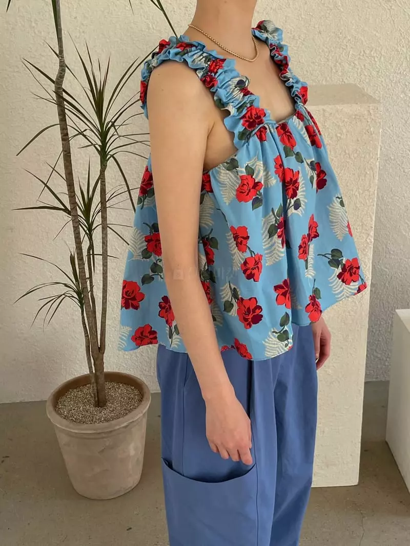 Dailyjud - Korean Women Fashion - #thelittlethings - Flower Banding Sleeveless