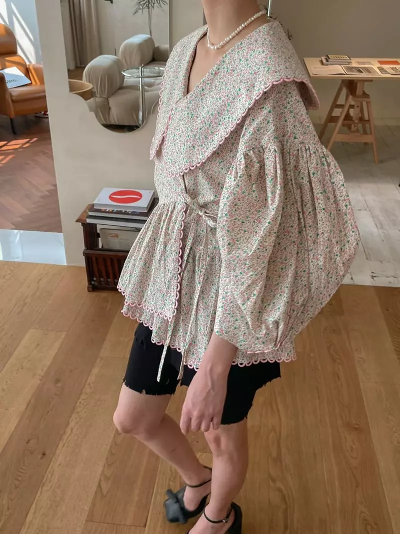 Dailyjud - Korean Women Fashion - #vintageinspired - Flower Kikha Blouse