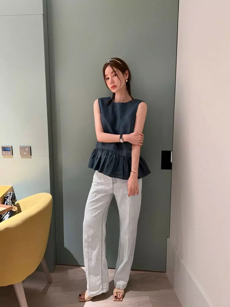 Dailyjud - Korean Women Fashion - #womensfashion - Hoshi Sleeveless Blouse