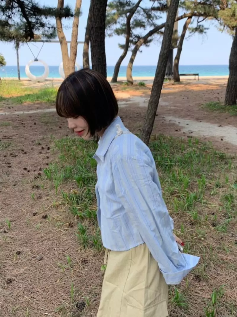 Enten - Korean Women Fashion - #womensfashion - Basil Crop Shirt - 2
