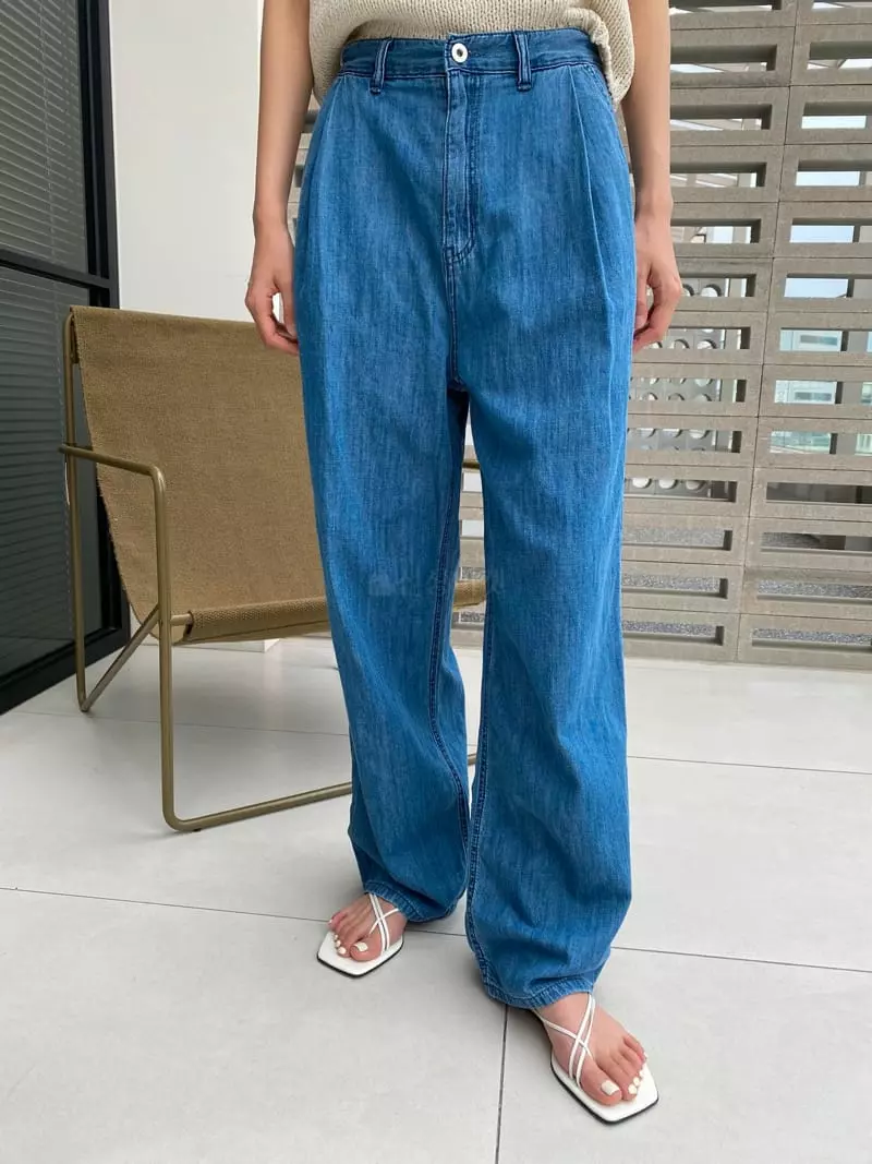 Gallery - Korean Women Fashion - #thatsdarling - Pintuck Jeans - 2