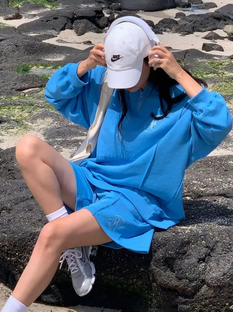 Gentlewoman - Korean Women Fashion - #momslook - Yuni Sweatshirt