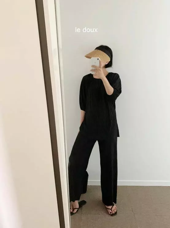 Melon Switch - Korean Women Fashion - #momslook - Mom Puff Pleats Top Bottom Set