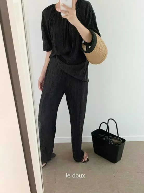 Melon Switch - Korean Women Fashion - #womensfashion - Mom Puff Pleats Top Bottom Set - 4