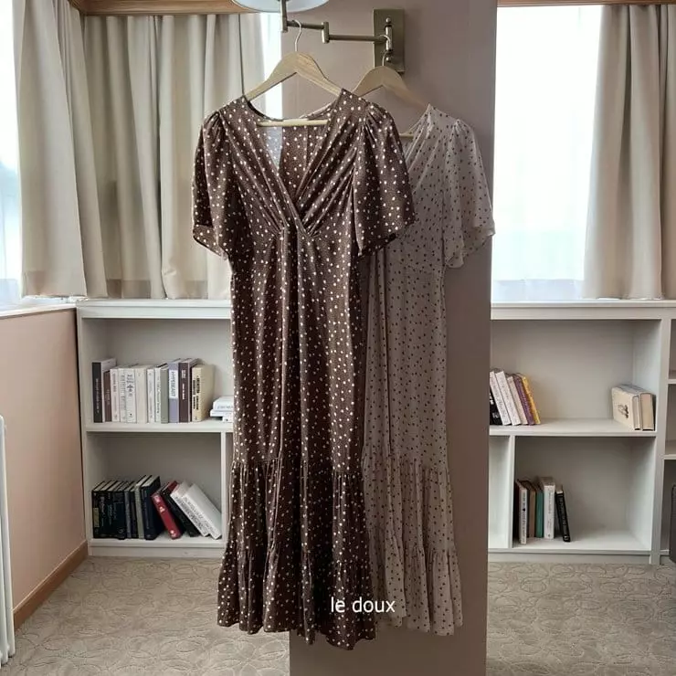 Melon Switch - Korean Women Fashion - #vintagekidsstyle - Mom Brownie Small Flower One-piece - 10