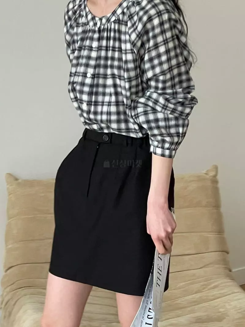 Nan - Korean Women Fashion - #momslook - Check Shirring Shirt - 2