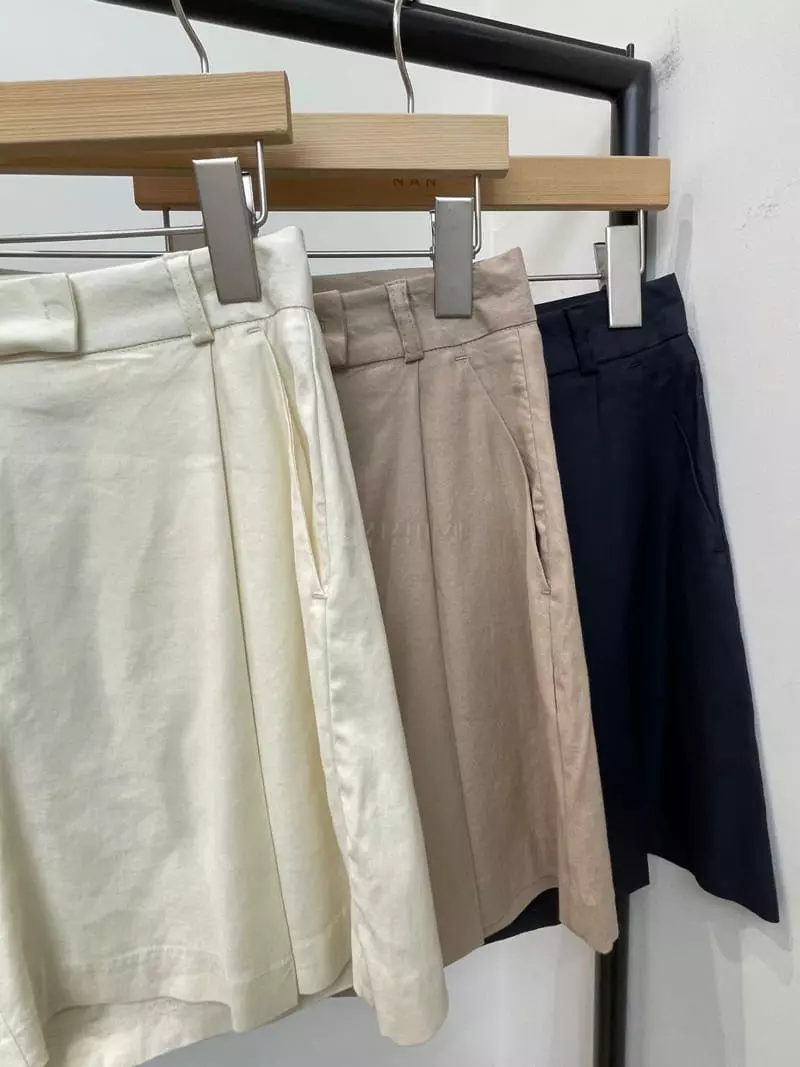 Nan - Korean Women Fashion - #womensfashion - Line Plare Shorts - 4