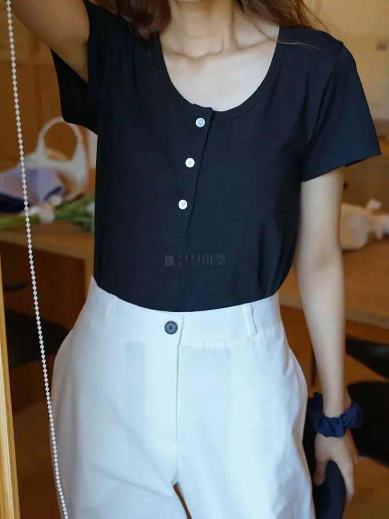 Nan - Korean Women Fashion - #momslook - Henry Tee