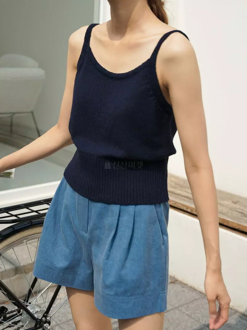 Nan - Korean Women Fashion - #thatsdarling - Bookle H Sleeveless Top - 5