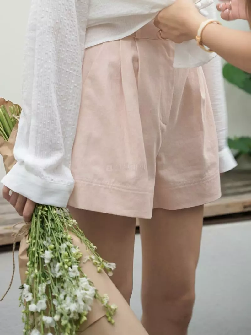 Nan - Korean Women Fashion - #womensfashion - Pig Me Shorts - 5