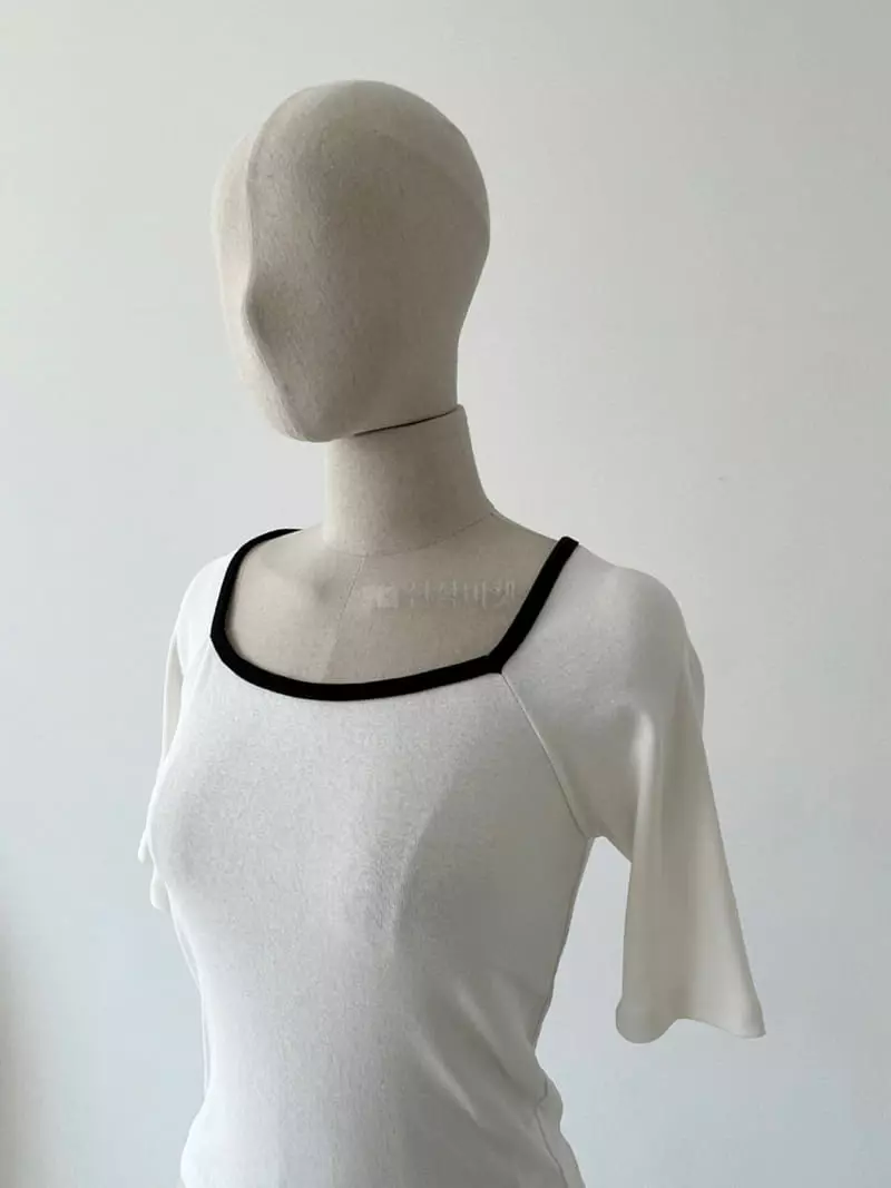 Oneand - Korean Women Fashion - #thelittlethings - Dona Square Tee - 3