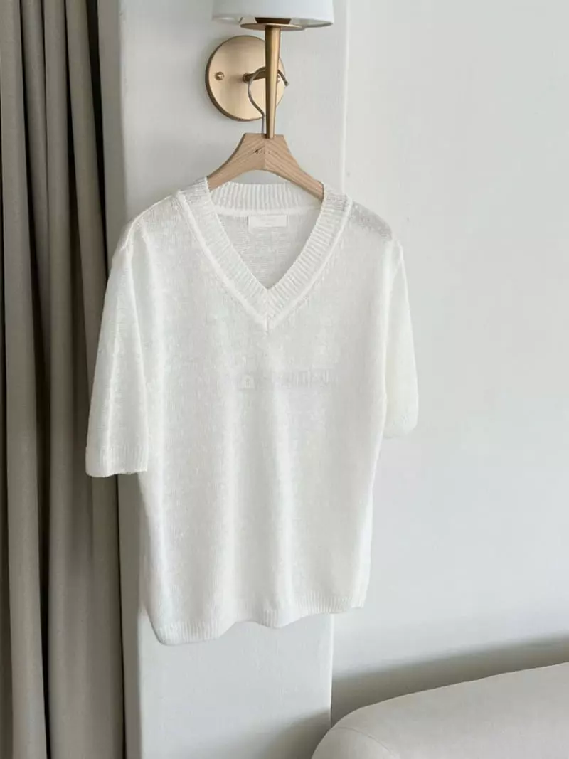 Oneand - Korean Women Fashion - #vintagekidsstyle - V Knit Tee