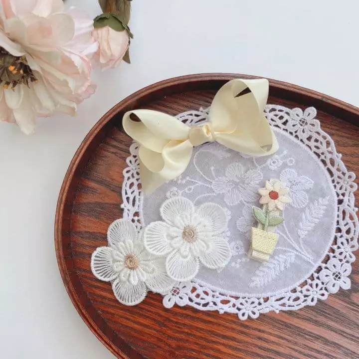 Mins - Korean Children Fashion - #littlefashionista - Ellin Flower Hairpin Set - 5